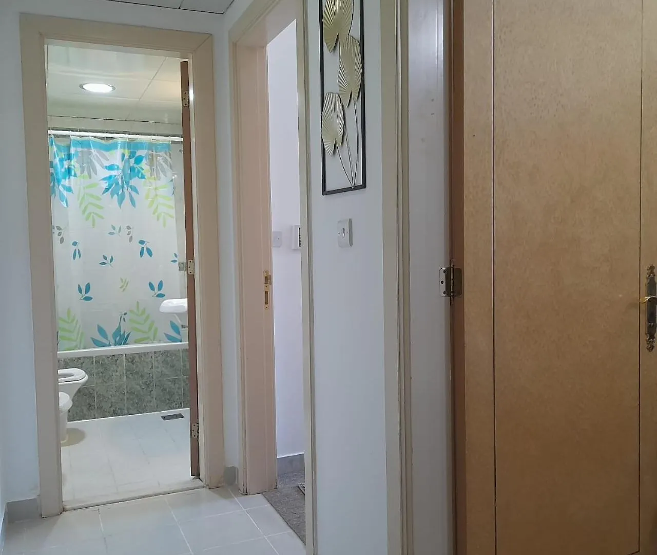ホームステイ Double Room - Shared Bathroom, No Parking アブダビ